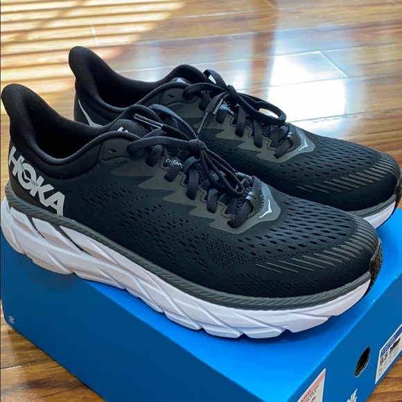 hoka clifton 7 black white